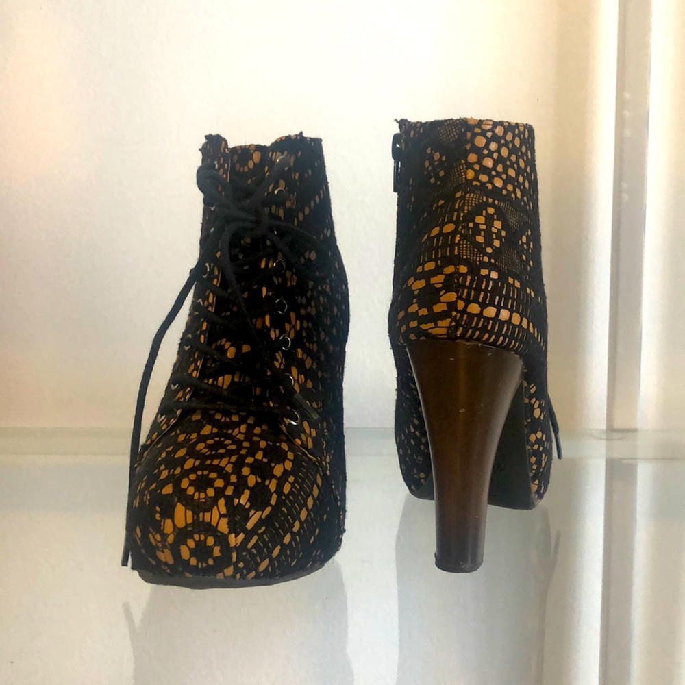 Lace- lace up booties